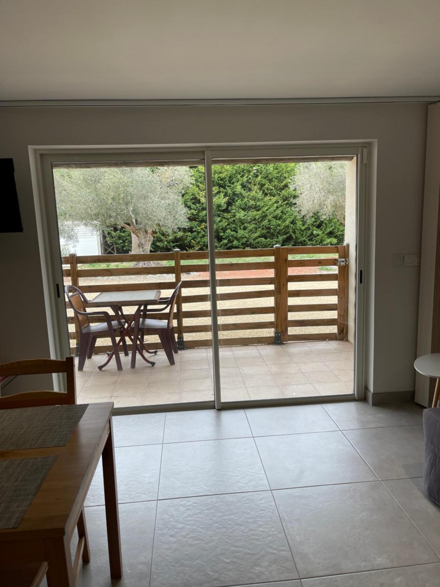 Studio 40M2 Avec Terrasse Le Mas De Lauriane Saintes-Maries-de-la-Mer Eksteriør billede